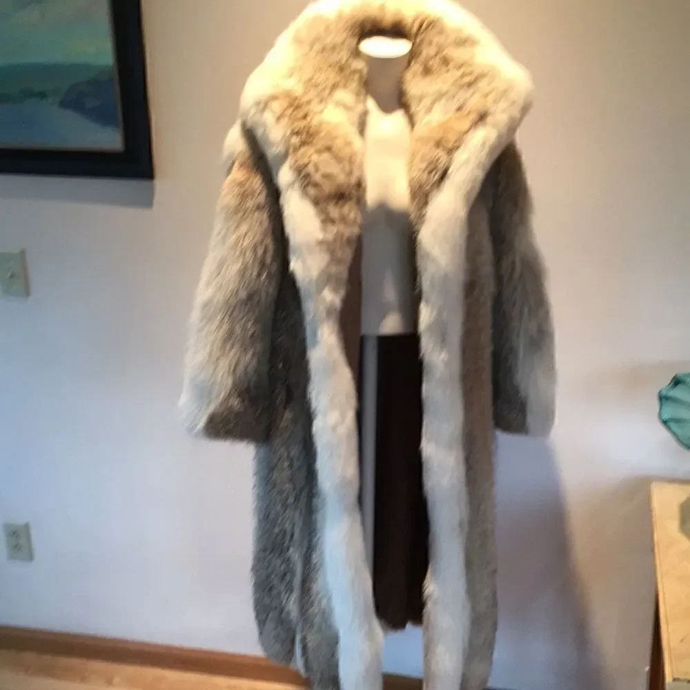Vintage Fur Artic Fox and Coyote Satin Lined hook eye close Full Length Coat M L